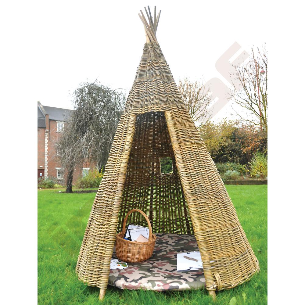 
Cosy Wigwam aus Weidengeflecht
