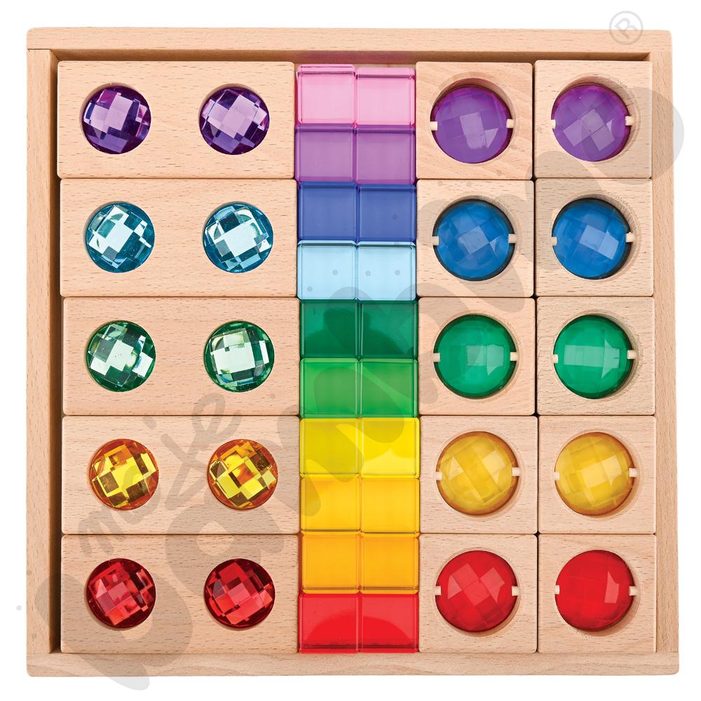 Drewniane klocki z elementami akrylowymi