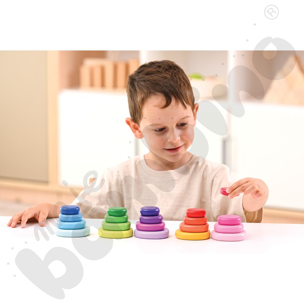 Kolorowe kamienie do ćwiczeń manualnych