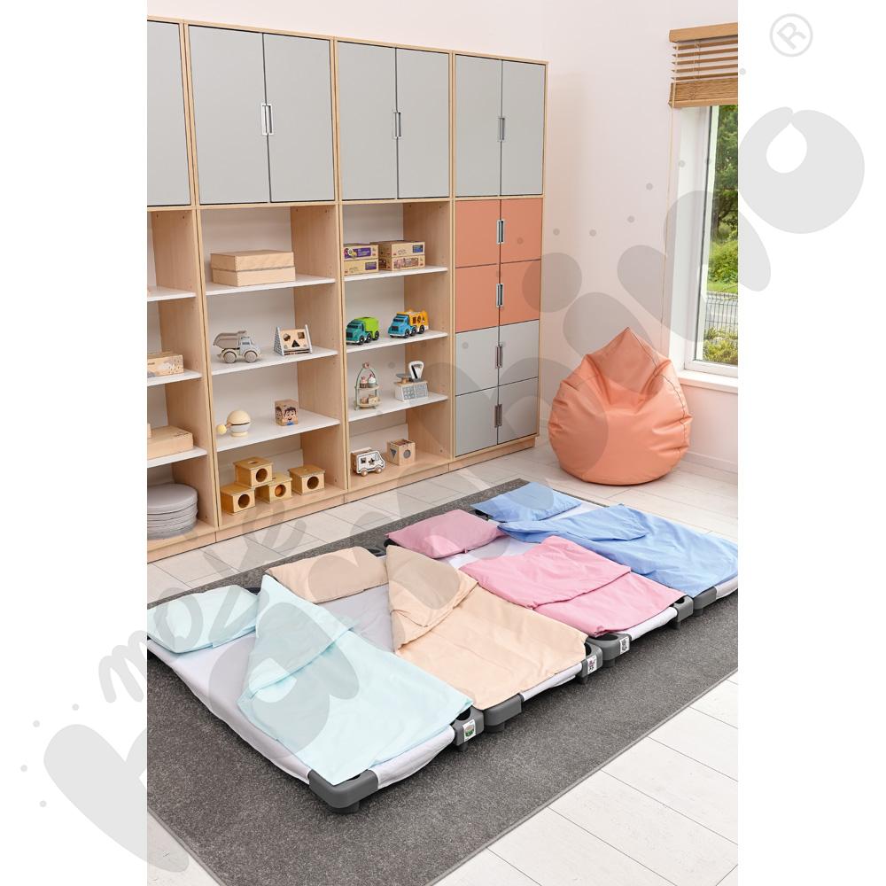 Komplet pościeli z wypełnieniem - białej z jeżykami