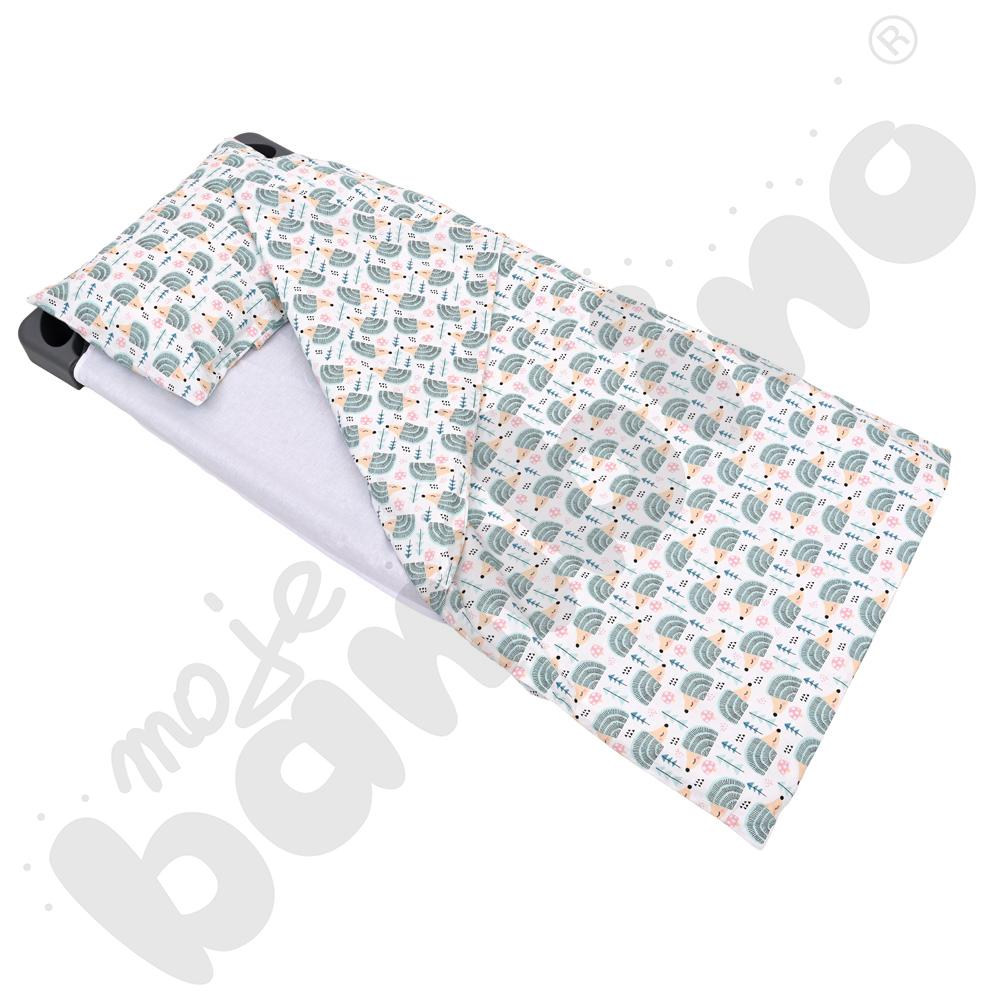 Komplet pościeli z wypełnieniem - białej z jeżykami