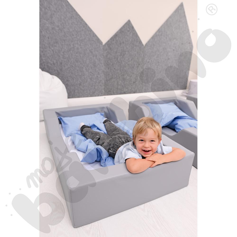 Łóżeczko piankowe z wycięciami szare