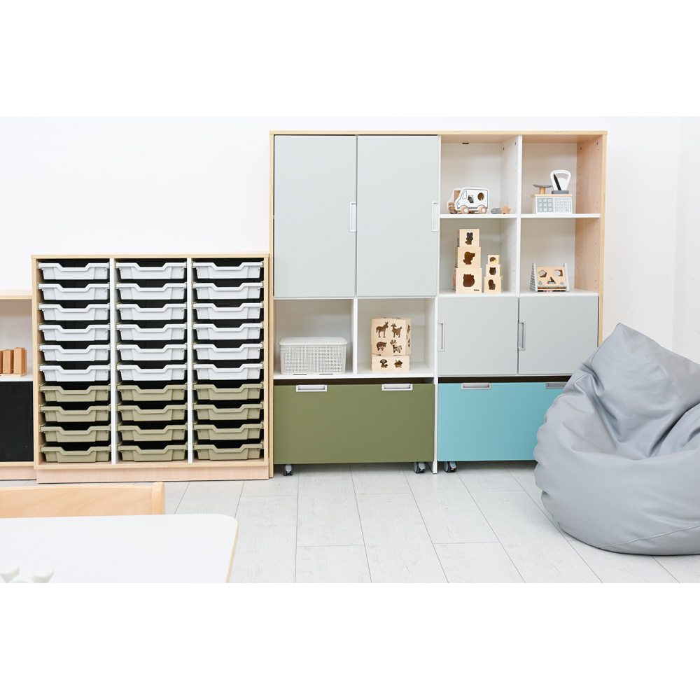 Quadro - skrinka M+ na plastové úložné boxy - s 2 predelmi