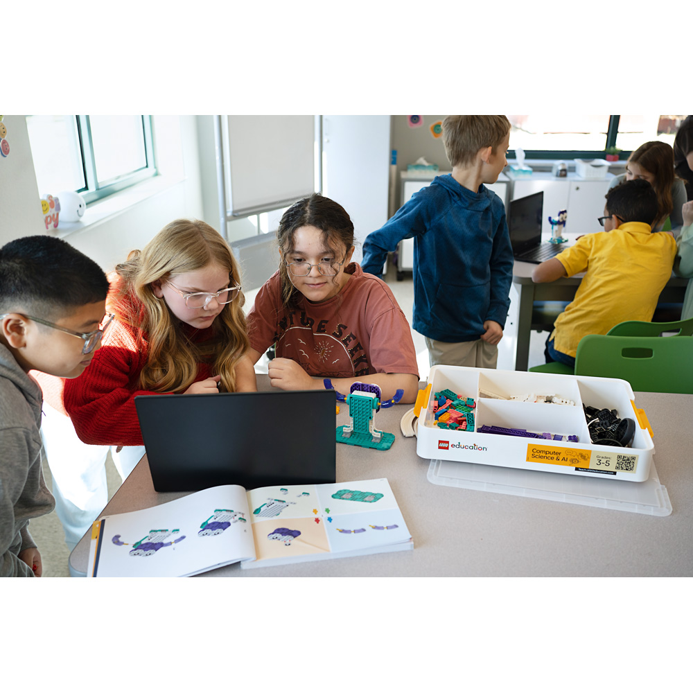 LEGO® Education Informatika a AI 8+
