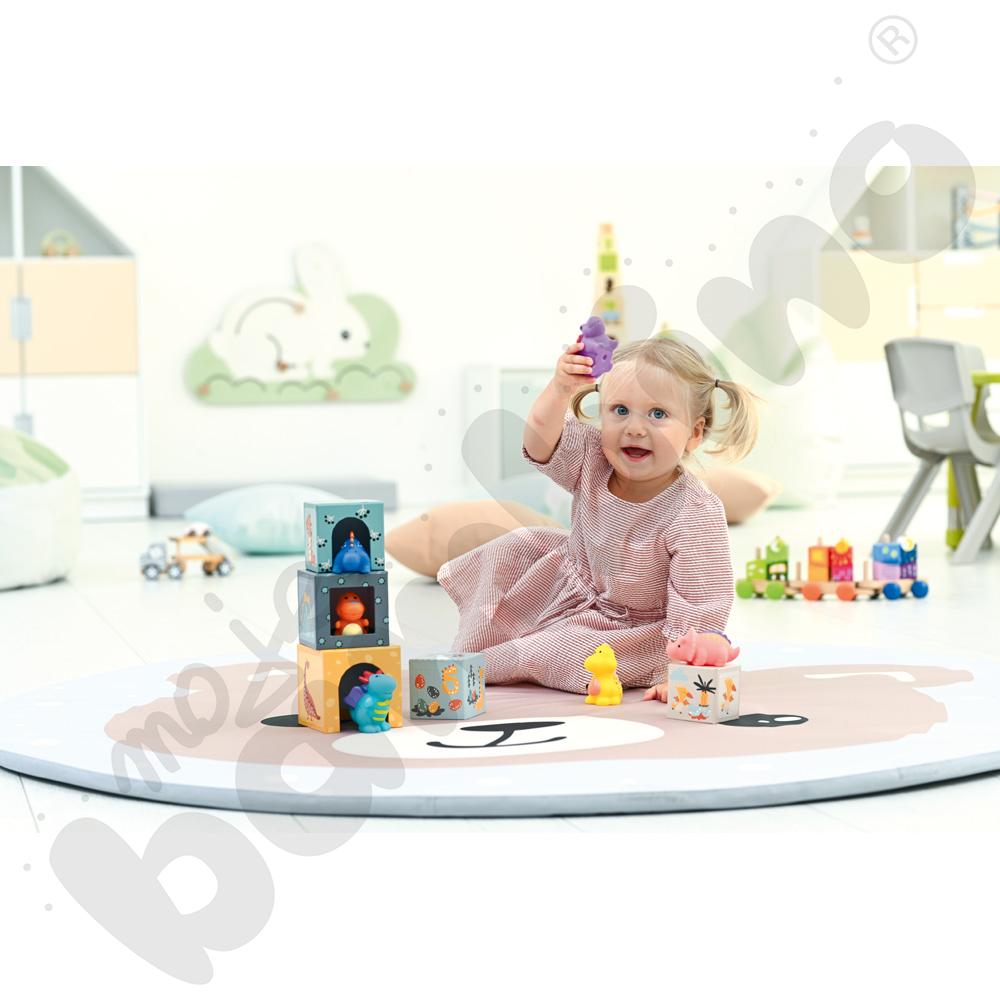 Mata malucha z misiem