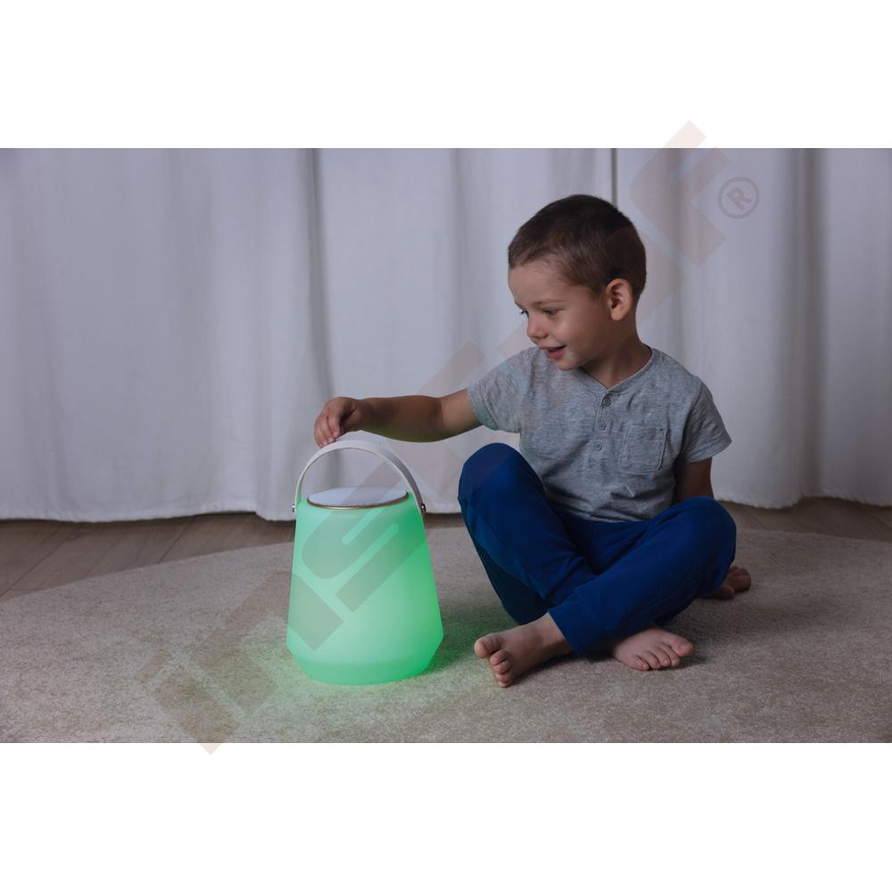 Přenosná LED lampička s reproduktorem