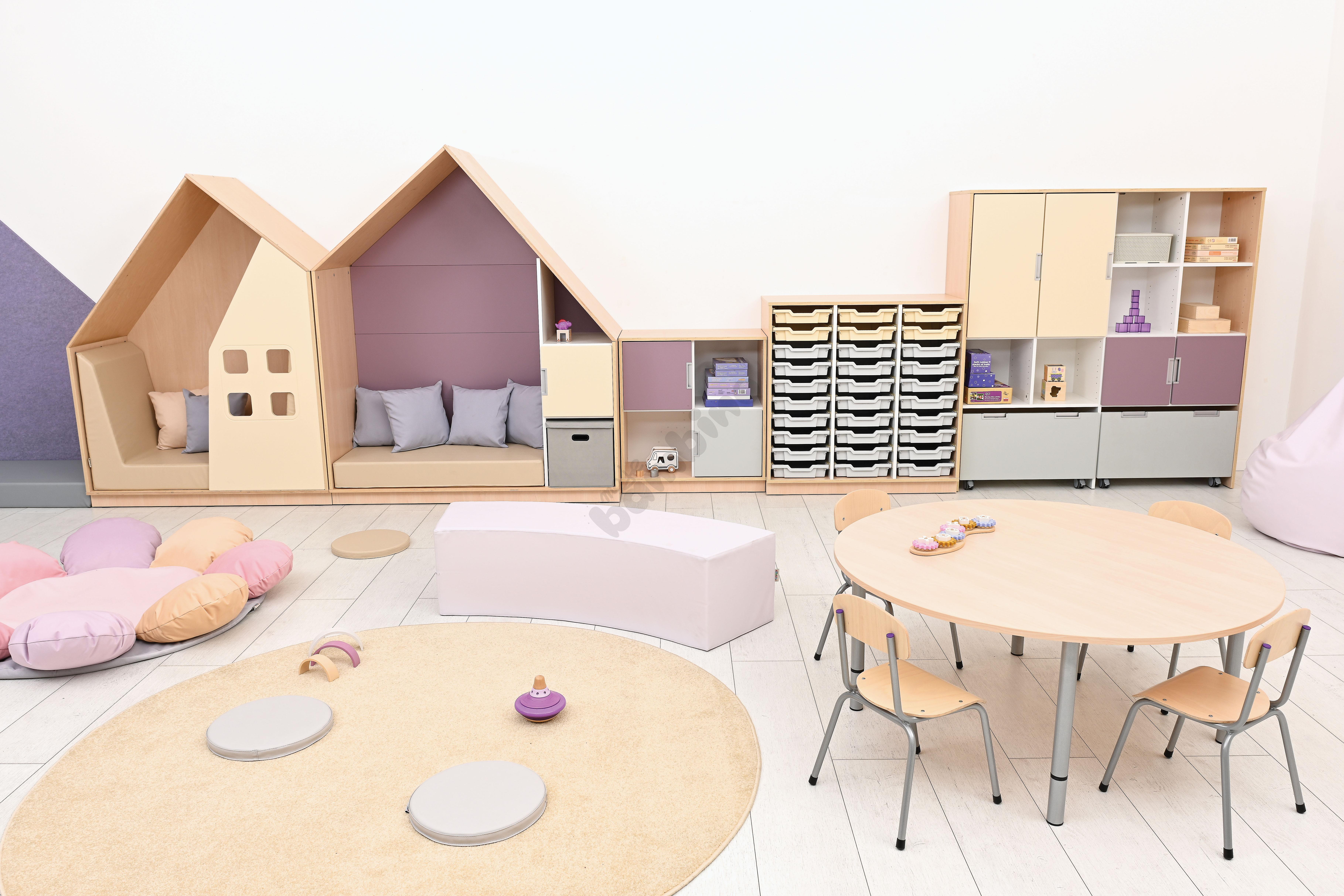 Sala przedszkolna Quadro w kolorystyce fioletowej