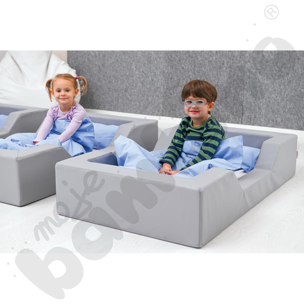 Łóżeczko piankowe z wycięciami szare