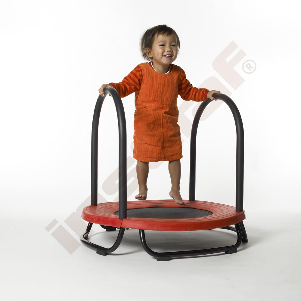 Trampolína s úchyty