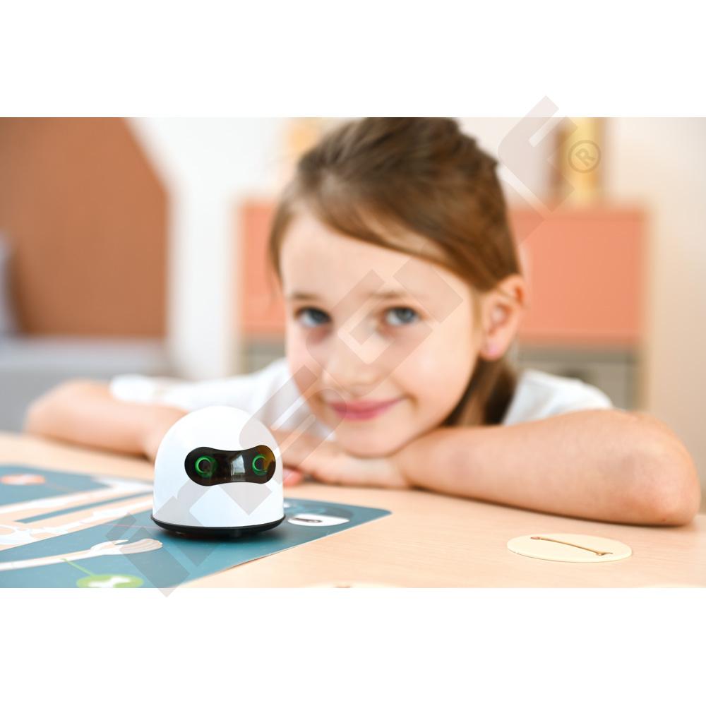 LOGI miniBot - mluvící robot, verze 1