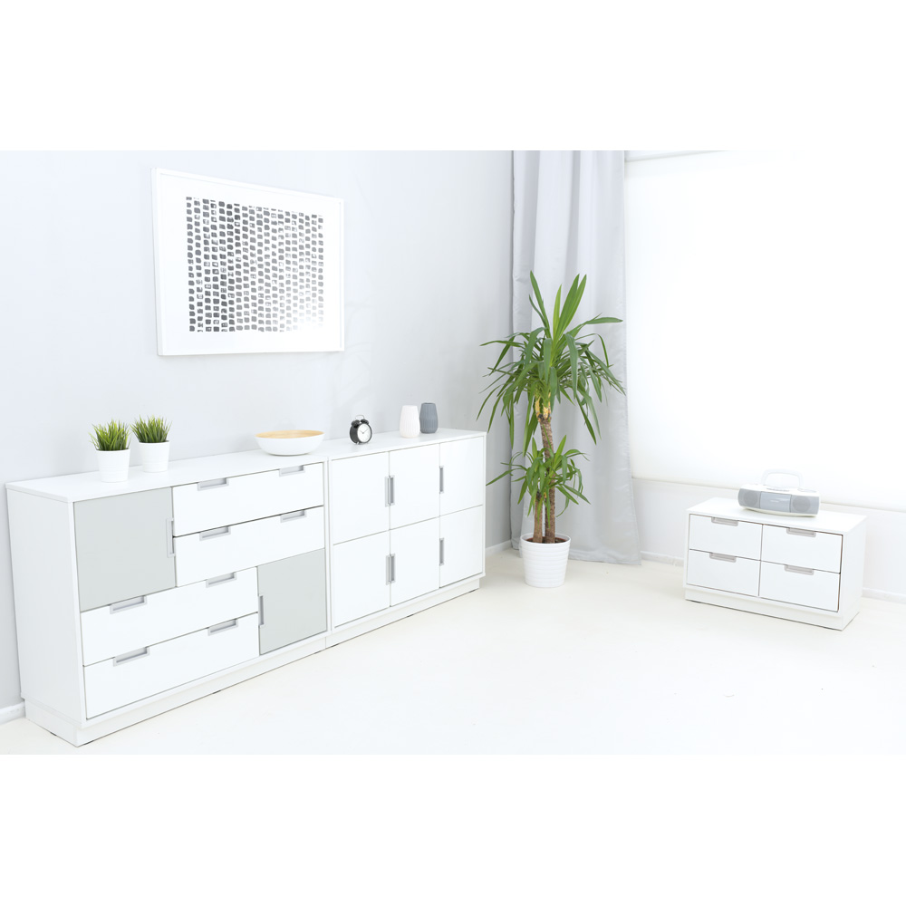 Quadro - S skriňa so 4 zásuvkami na sokli, biela