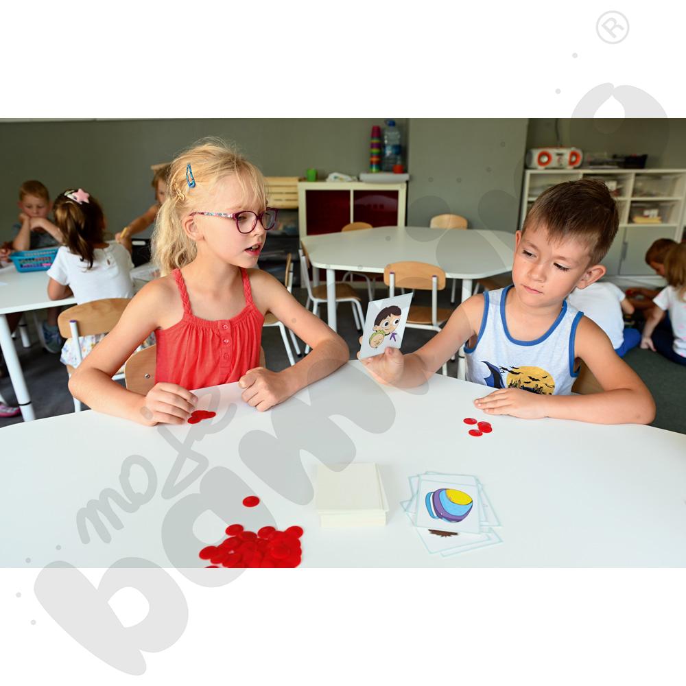 Gramatyka dla najmłodszych. JAKI, JAKA, JAKIE? Odmiana przymiotnika przez rodzaje.