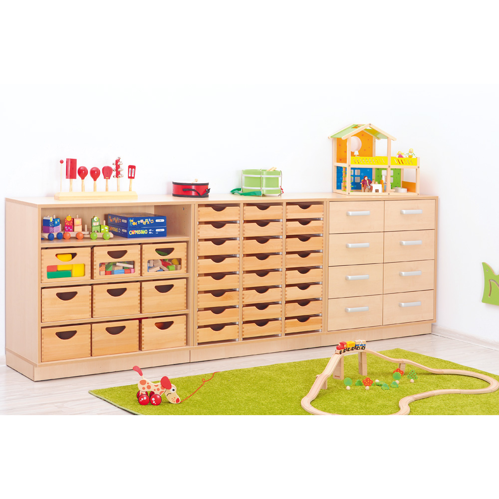 Skrinka D s priehradkami na sokli