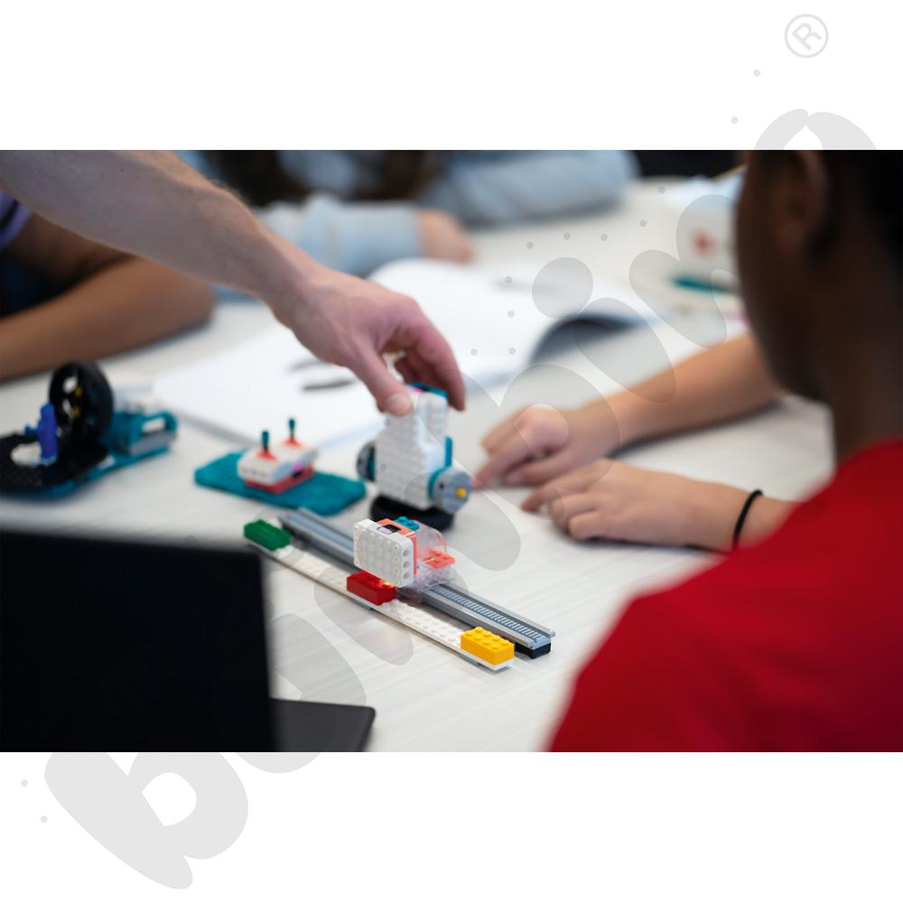 LEGO® Education Informatyka i AI 11+