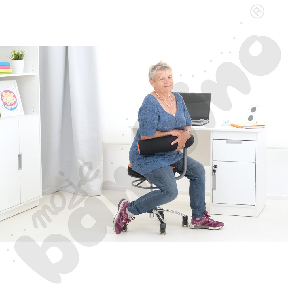 Krzesło multifunkcyjne Sanus, tkanina, kółka samohamujące - pomarańczowo-czarne