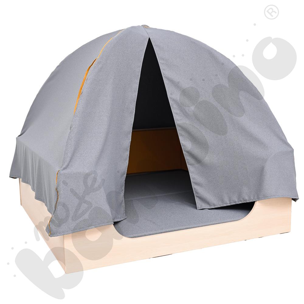 Kącik relaksacyjny z baldachimem