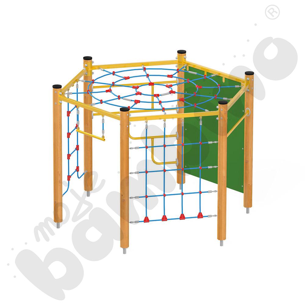 Sześciokąt Pajęczyna, drewniane słupy