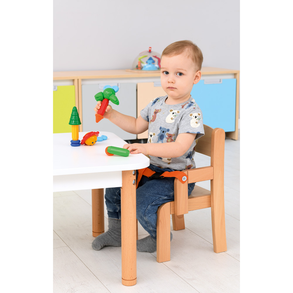 Stolička Krištof s bezpečnostným pásom - výška 21 cm - k stolom 40 cm, plastová koncovka