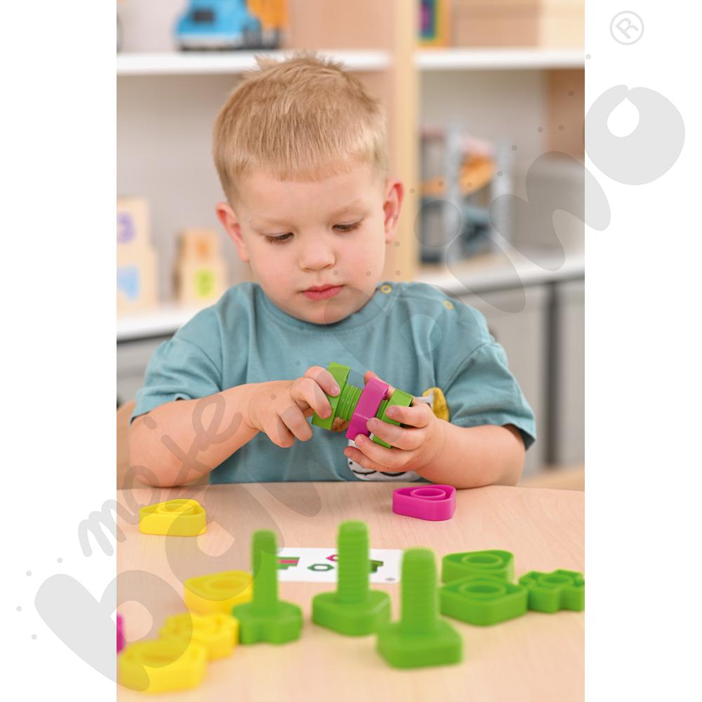 Śruby z nakrętkami dla malucha