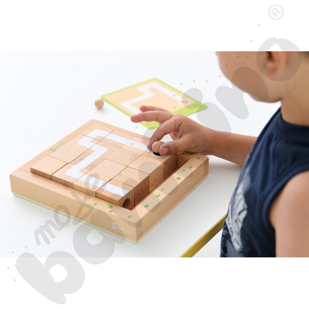 Kostki logiczne - labirynt