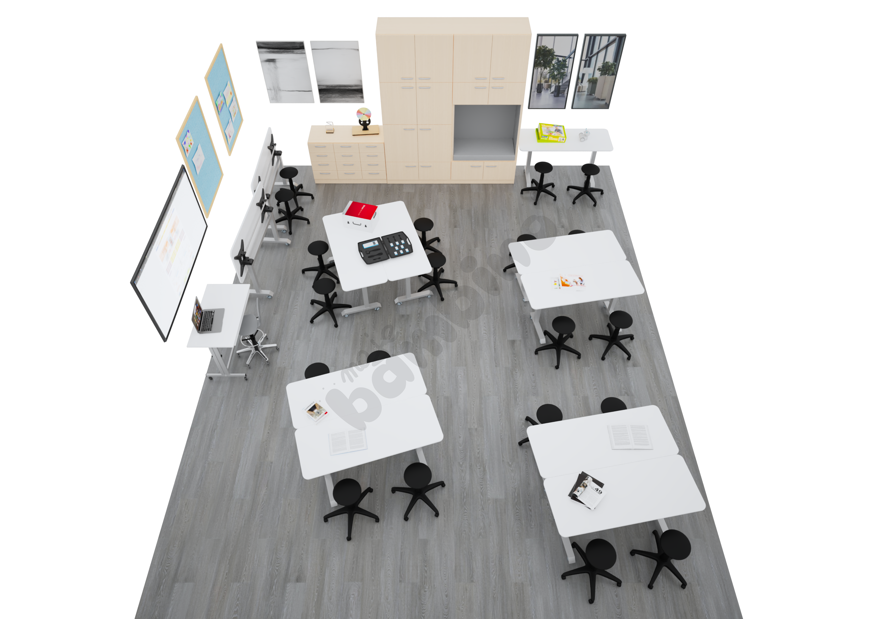 Sala lekcyjna ze składanymi stołami 