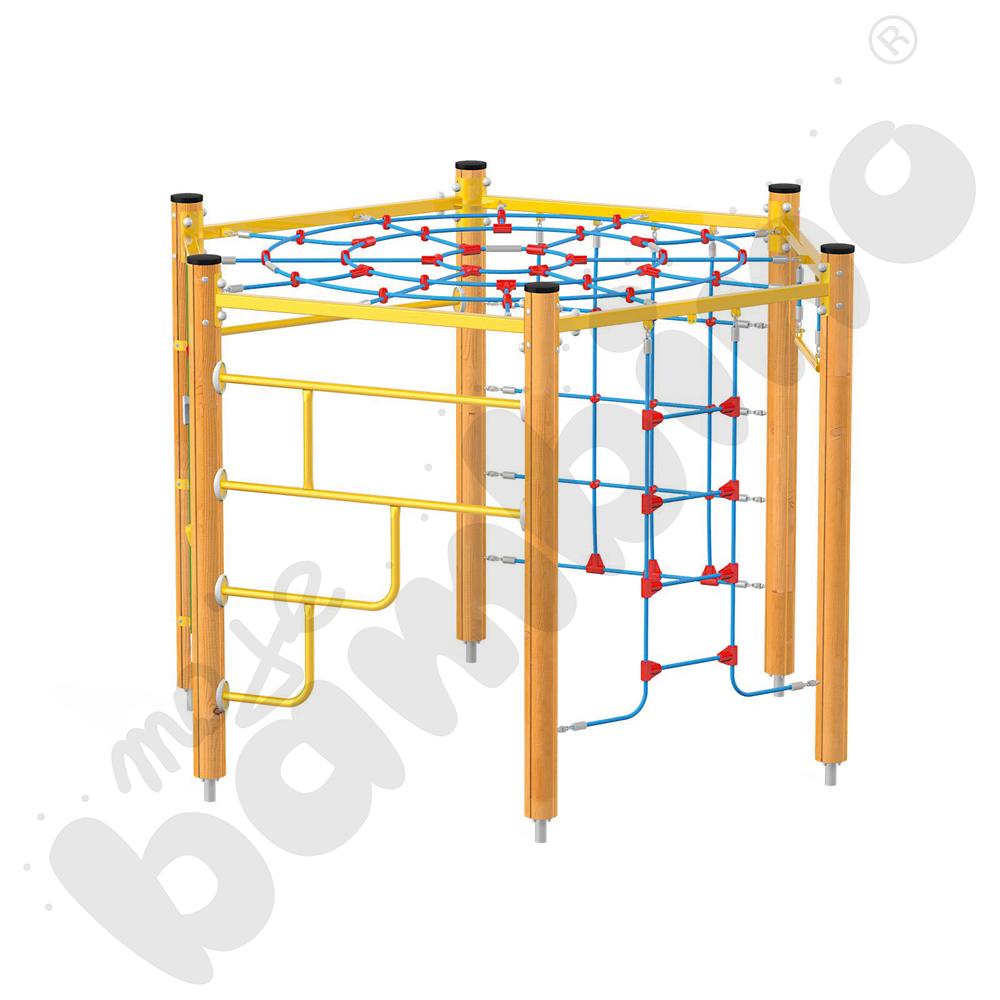 Sześciokąt Pajęczyna, drewniane słupy