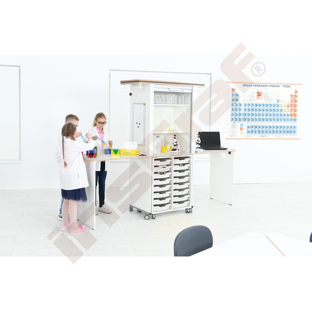 Laboratoř Grande XXL s bílými zásobníky