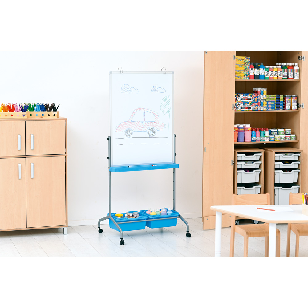 Mobilná, magnetická, nasucho stierateľná tabuľa 75 x 100 cm - modré úložné boxy