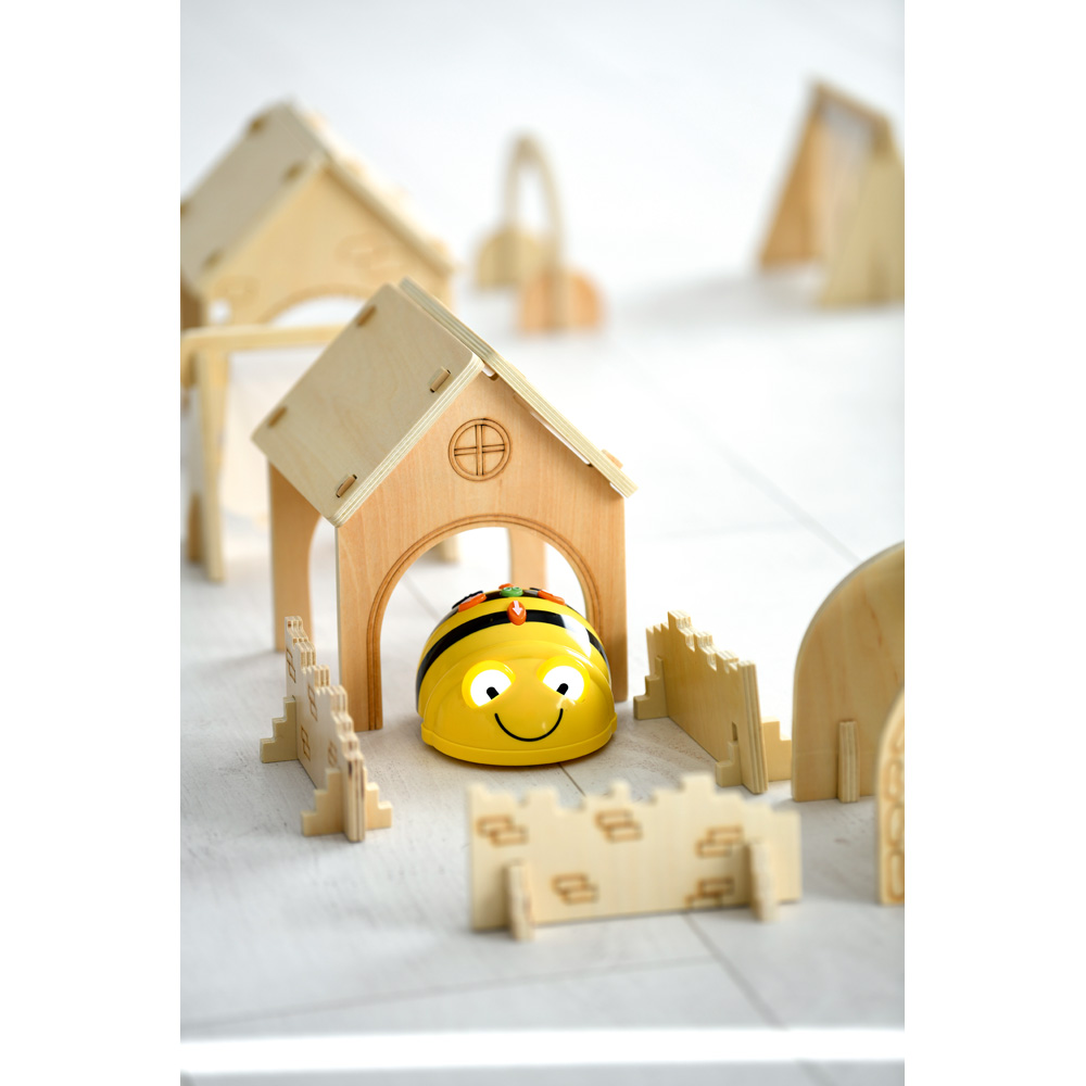 Tunely k robotom Bee-Bot