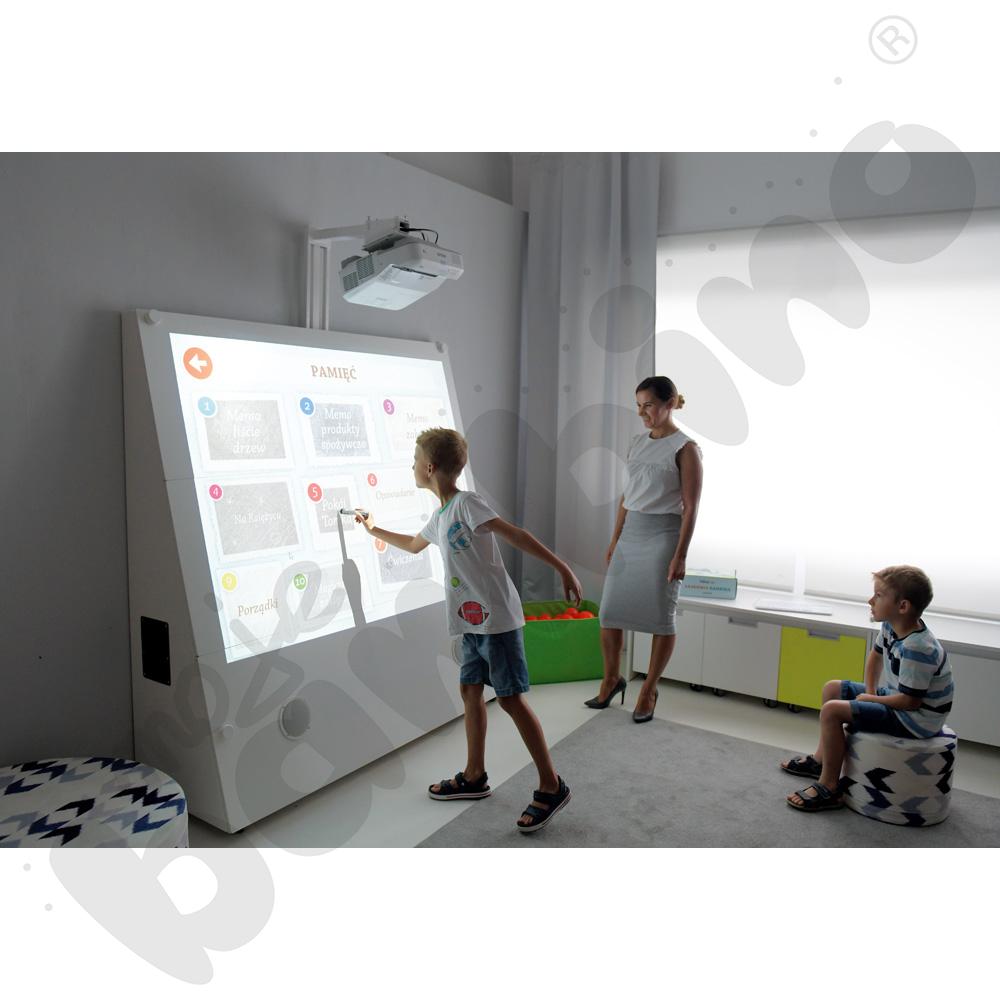 Akademia Bambika. Operacje myślowe na Knowla Wall i Knowla Box