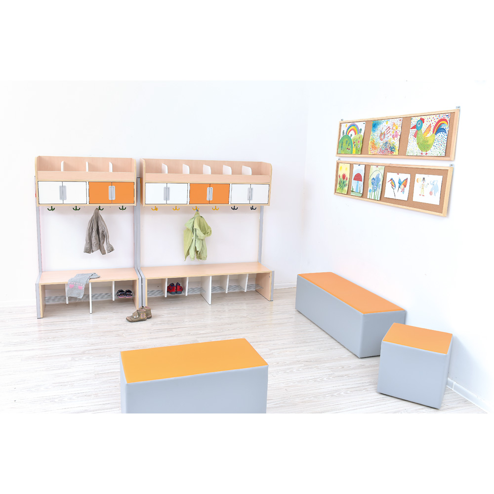 Quadro - šatňa s konštrukciou 6