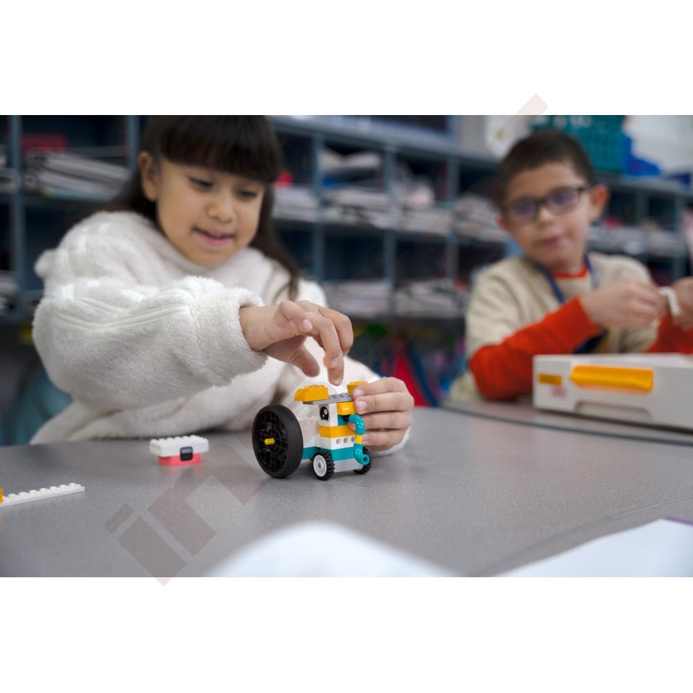 LEGO® Education Informatika a AI 5+