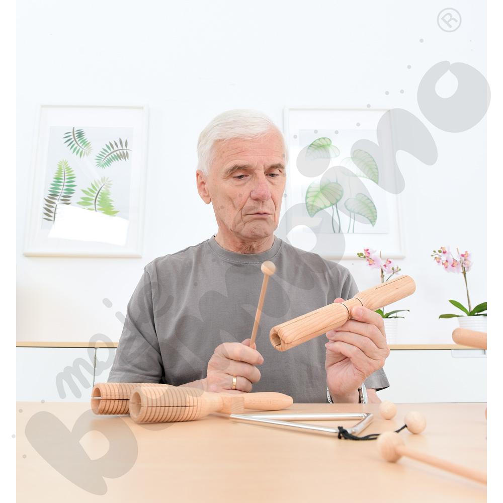 Zestaw w drewnianej walizce