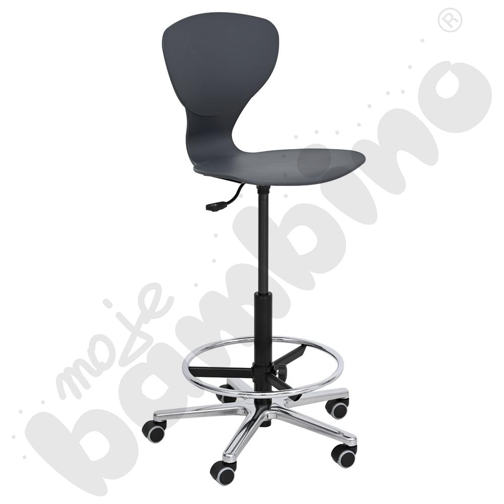 Hoker obrotowy na kółkach