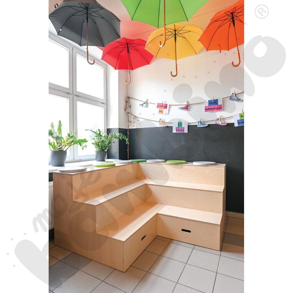 Schody narożne szkolne