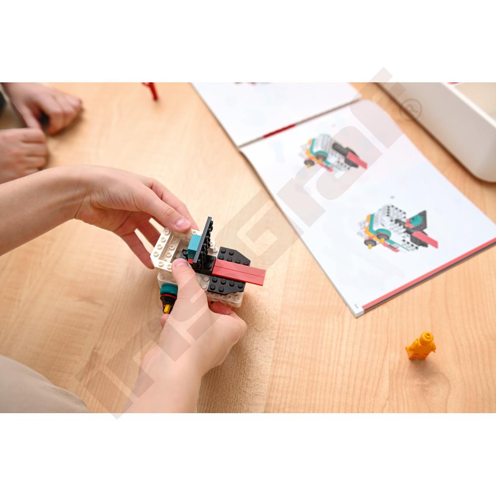 LEGO® Education Informatika a AI 8+