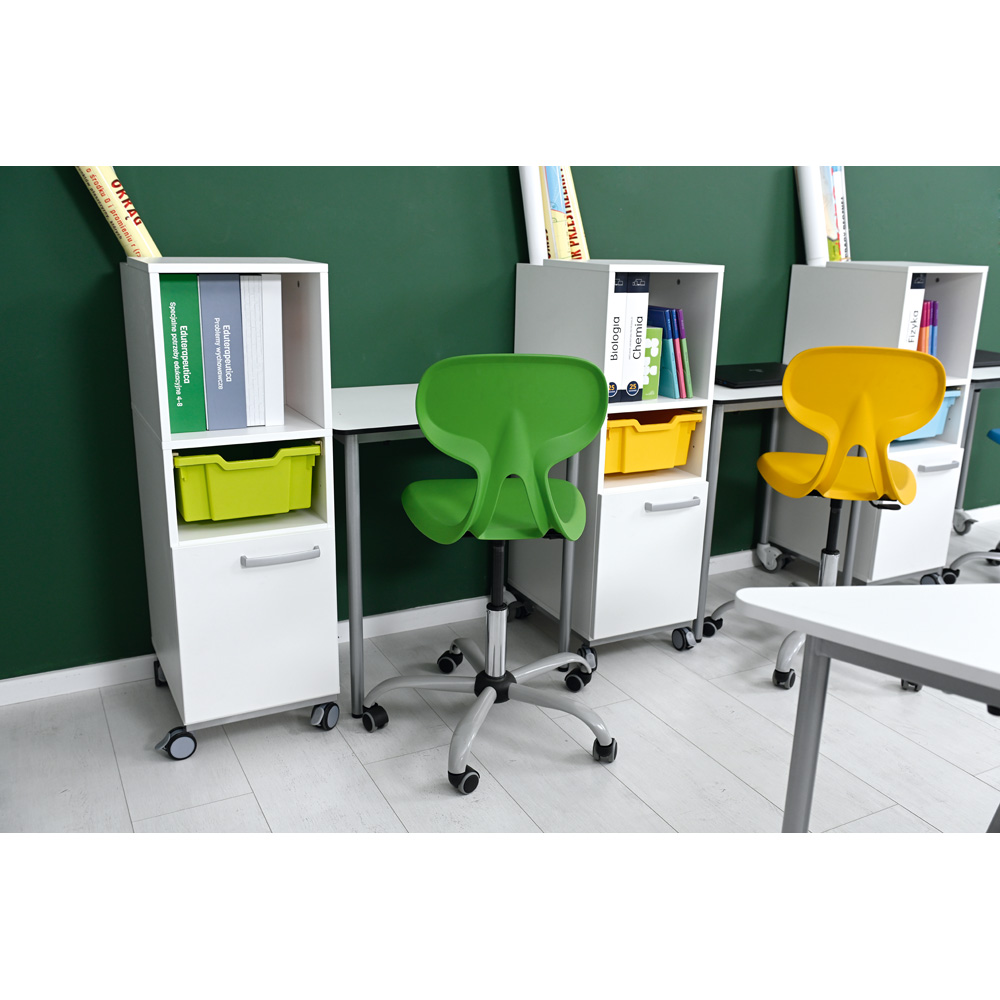 Colores otočná stolička na kolieskach s reg. výšky od 42 do 47 cm - žltá