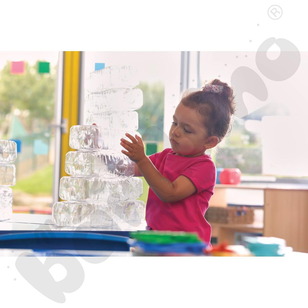 Przezroczyste lodowe cegły