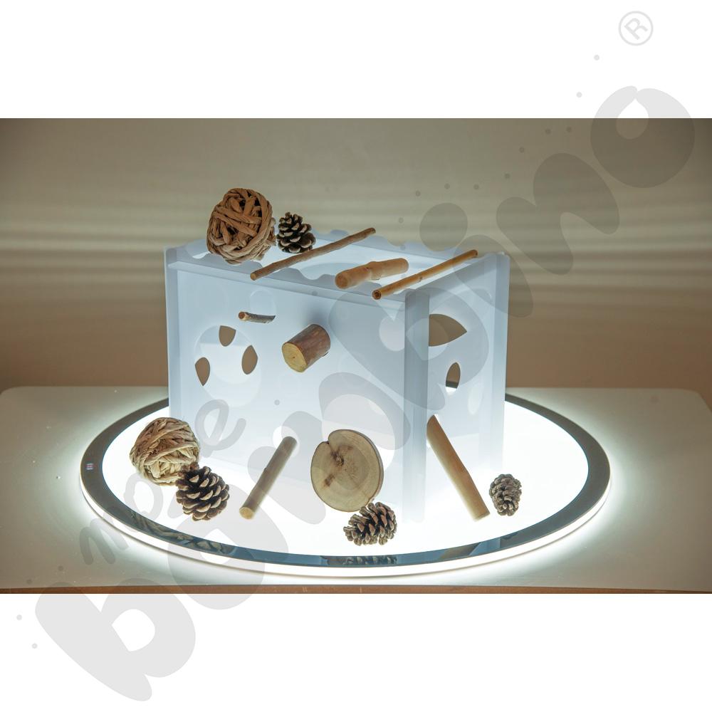 Przezroczysta wieża do sortowania