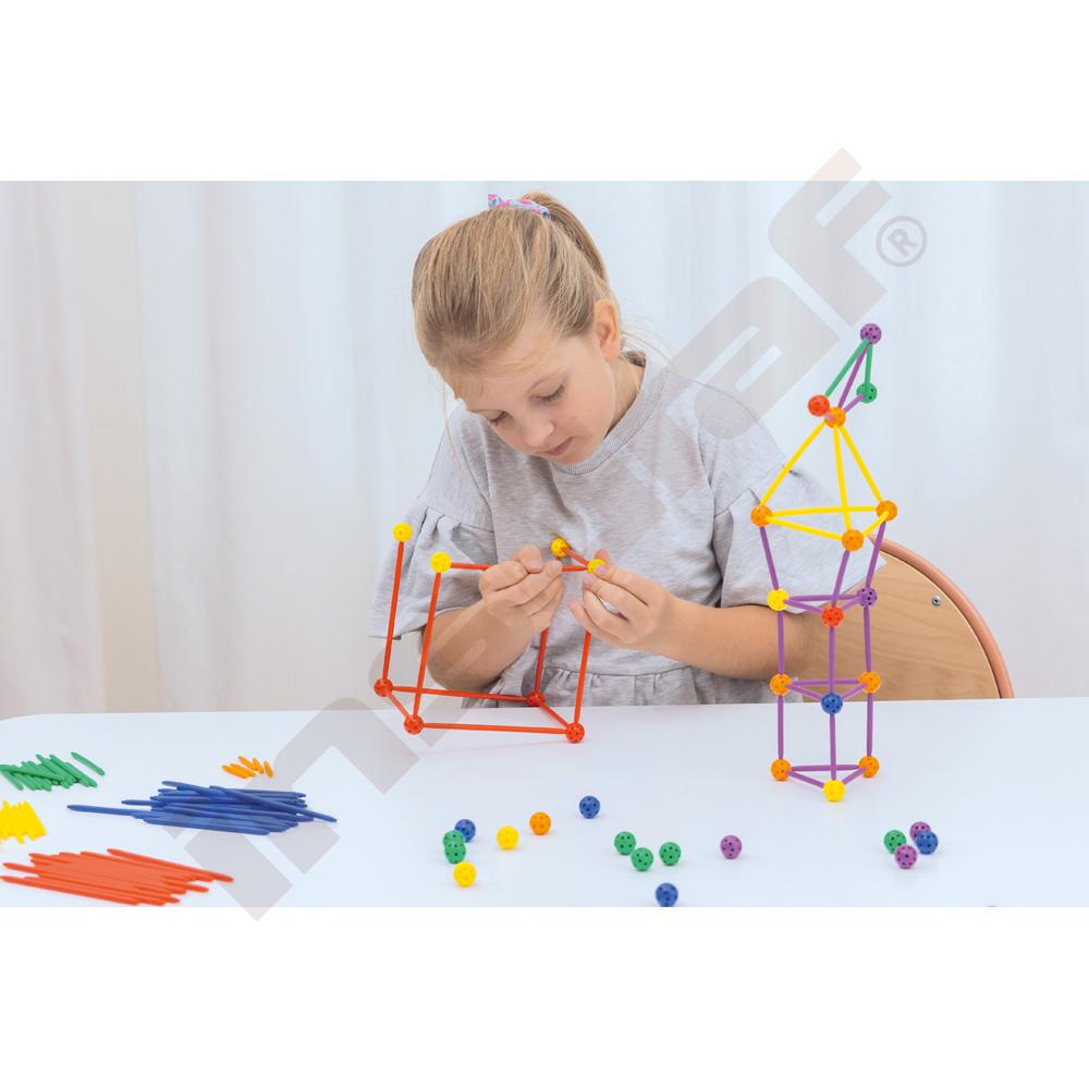 Balónky a klacíky ke geometrickým tělesům