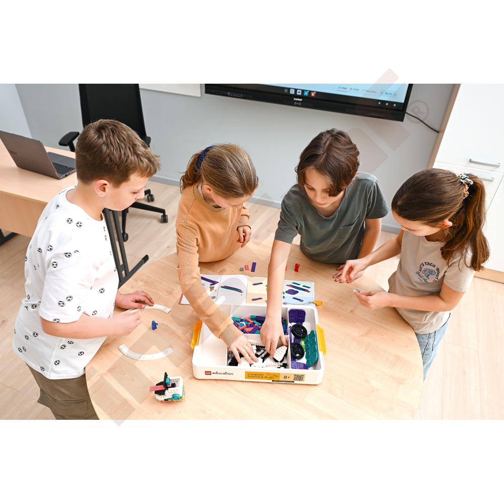 LEGO® Education Informatika a AI 8+