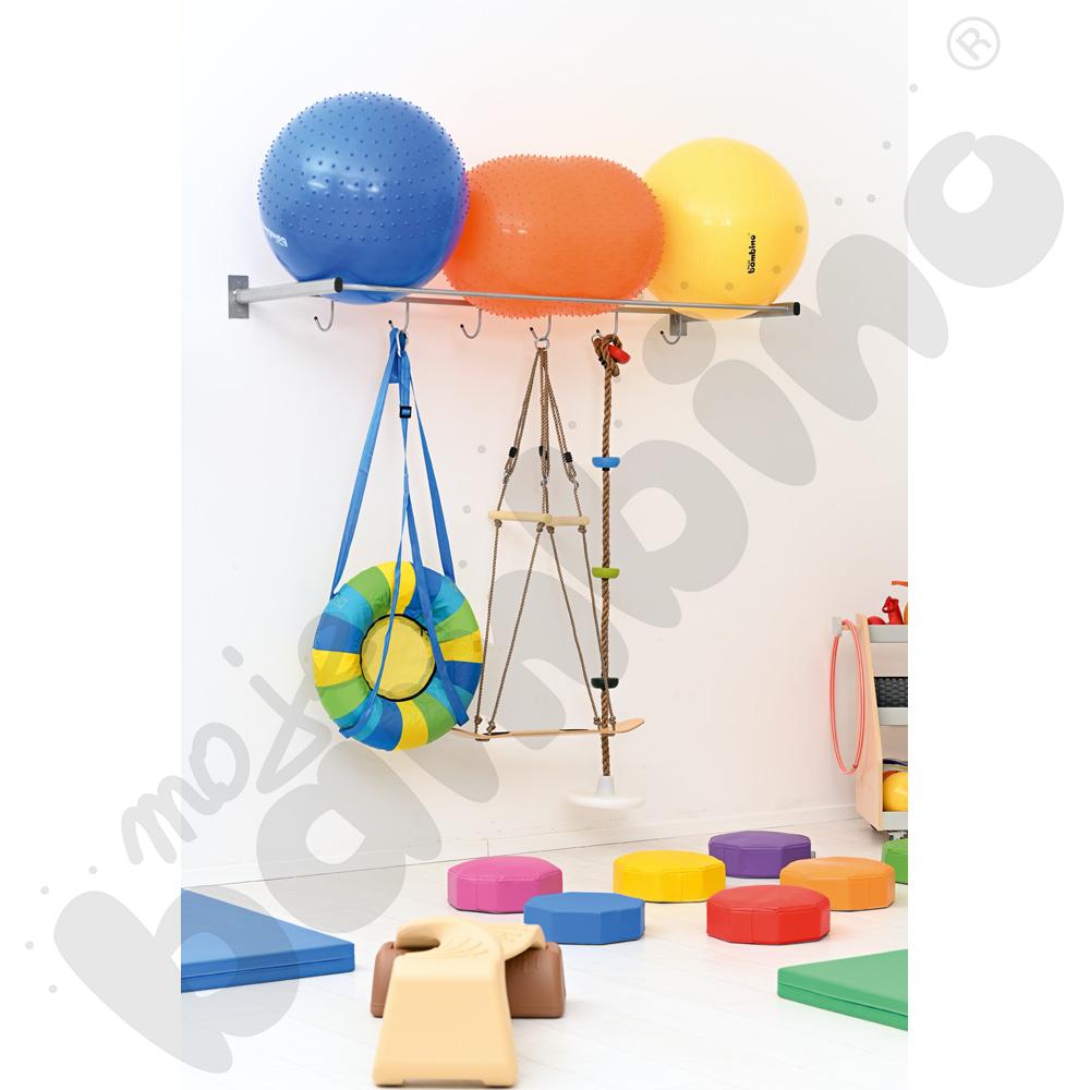 Półka metalowa na piłki z haczykami