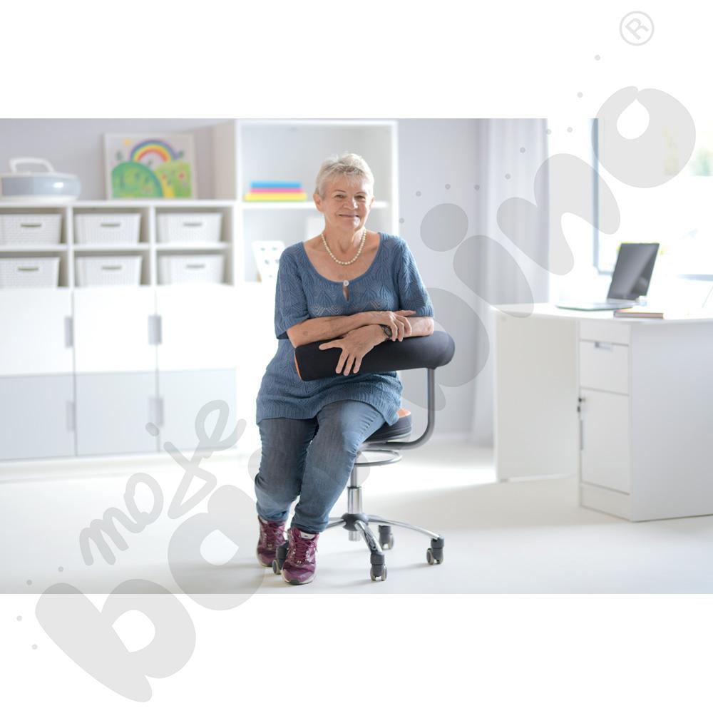 Krzesło multifunkcyjne Sanus, tkanina, kółka samohamujące - pomarańczowo-czarne