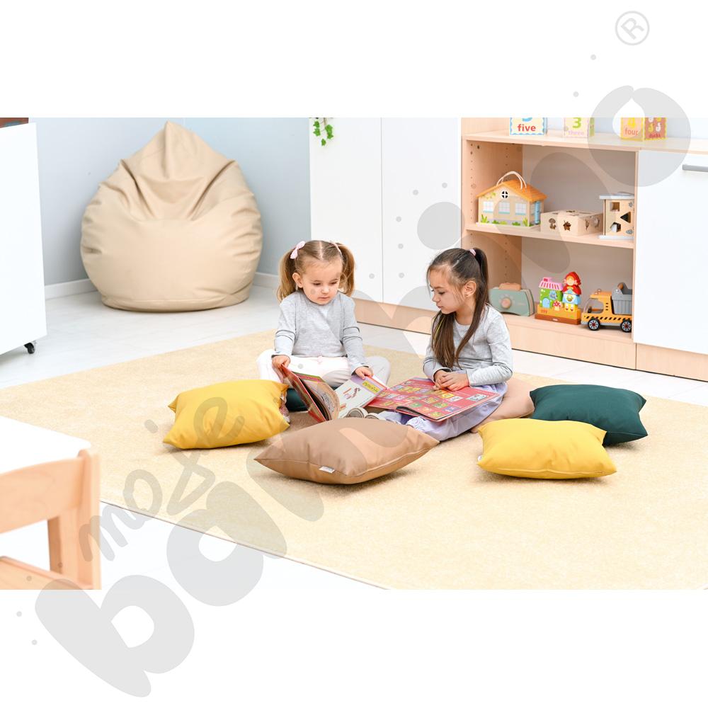 Poduszka ciemnobeżowa