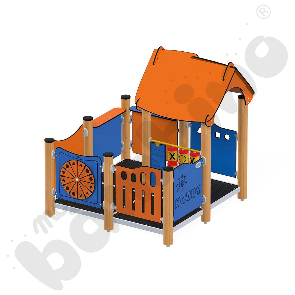 Orbis - chatka Jasia, drewniane słupy