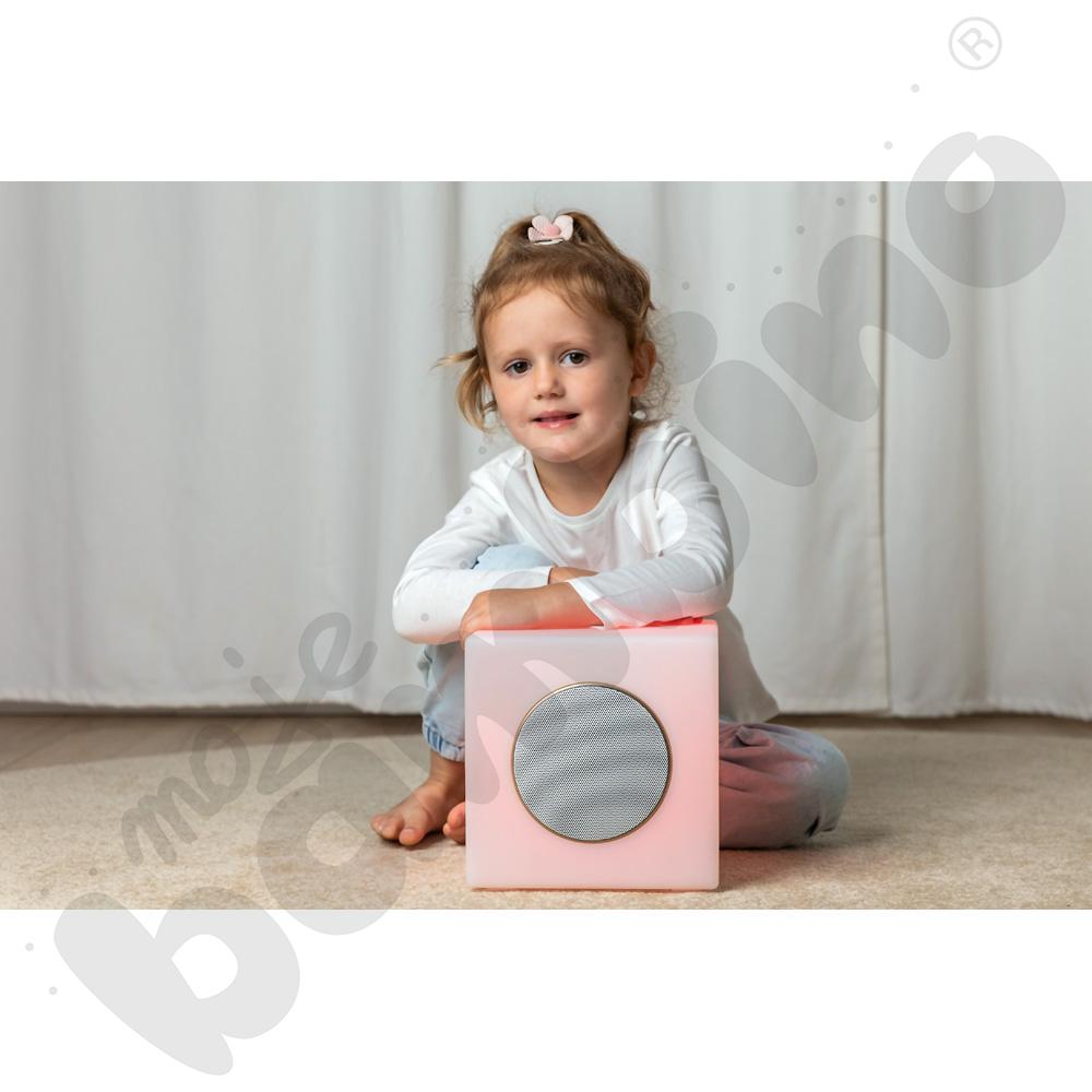 Lampa LED - sześcian z głośnikiem