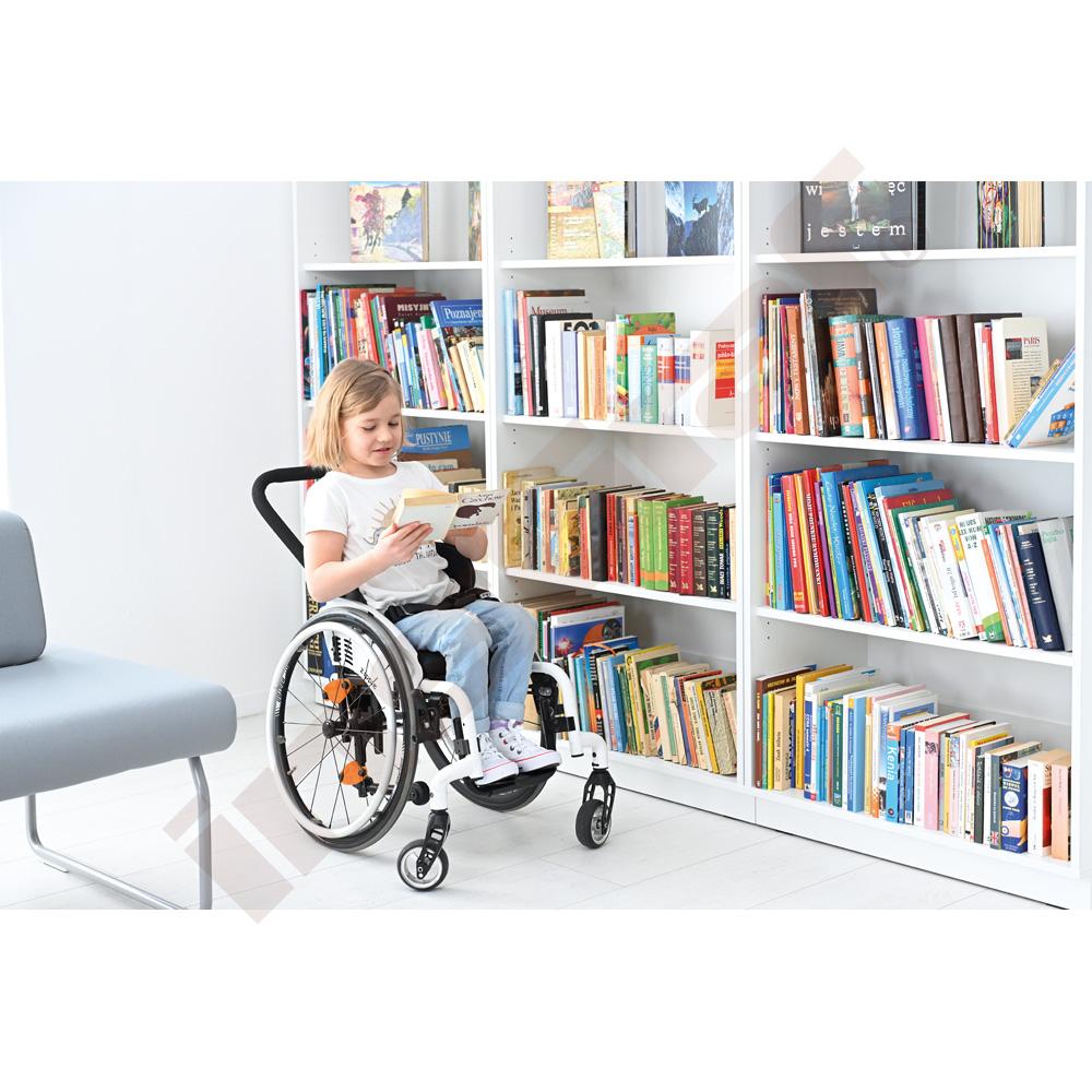 Quadro - skříňka XL se 3 policemi, bílá 