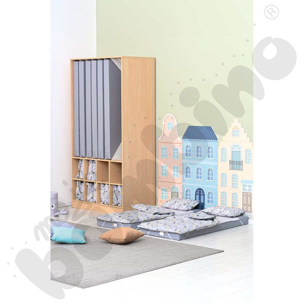 Szafa na pościel i 8 materacy 140 x 60, klon