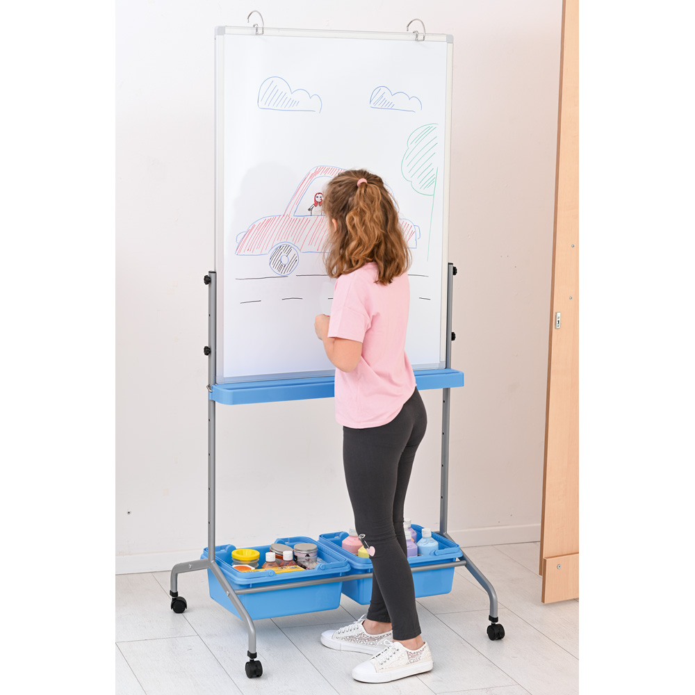 Mobilná, magnetická, nasucho stierateľná tabuľa 75 x 100 cm - modré úložné boxy