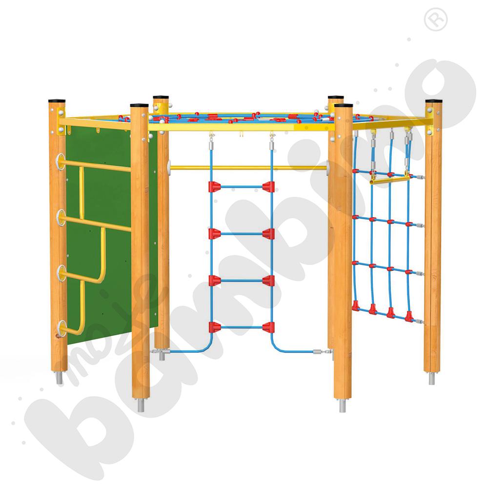 Sześciokąt Pajęczyna, drewniane słupy